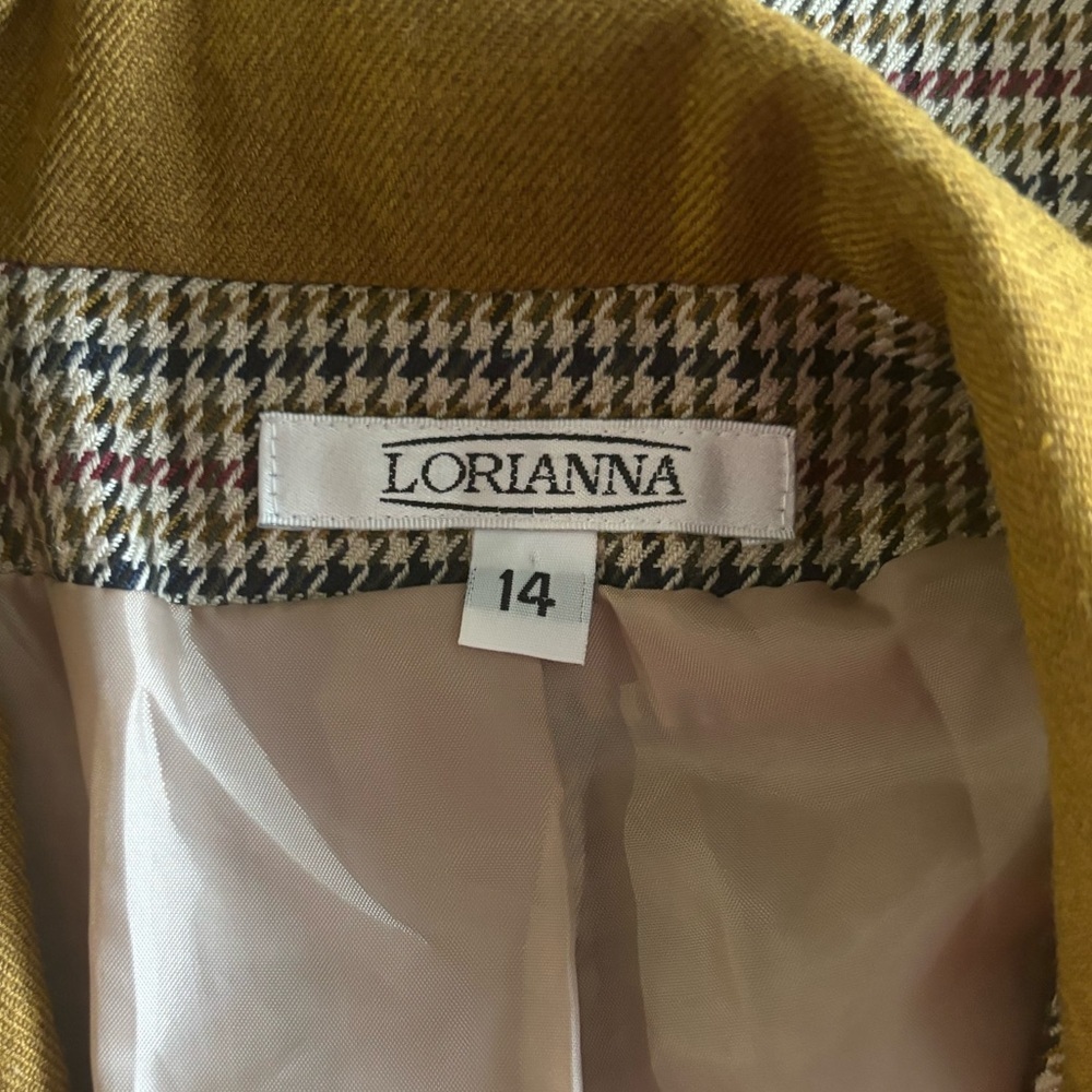 Classic Houndstooth Blazer with Tan Accents – Size 14 (Runs Small) - Picture 10 of 10